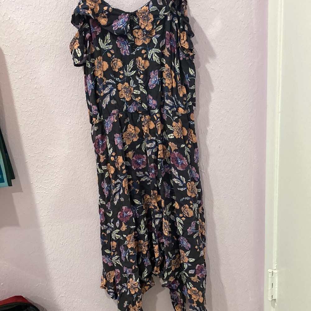 Flowery casual dress